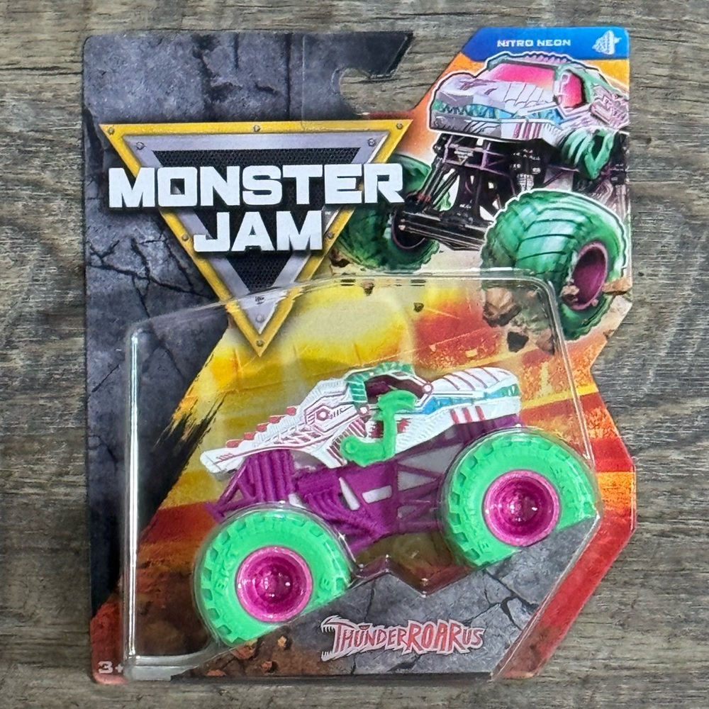 Monster Jam Nitro Neon ThunderROARus